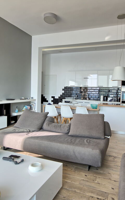 Villa Sapphire: Køkken, Stue