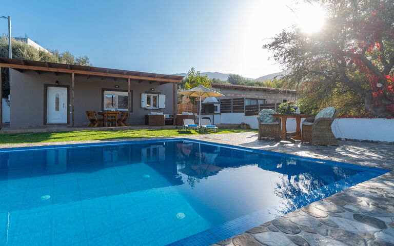 Villa Rose: Have, pool, Udendørs, Udvendige