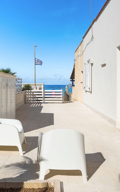 La Siesta: Udendørs, Udvendige, Visninger