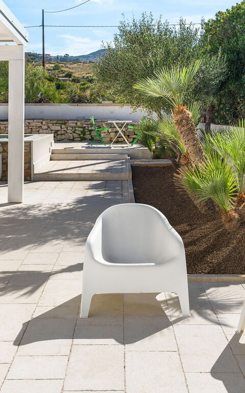 La Siesta: Udendørs, Udvendige