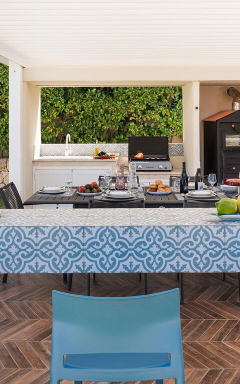 Villa Dilecta: Udendørs, Udvendige