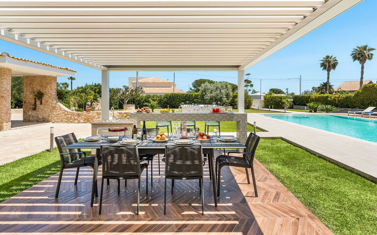 Villa Dilecta: Altan / terrasse / gårdhave, Have, pool, Udendørs, Udvendige