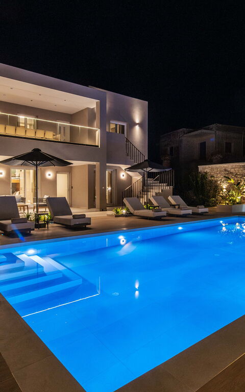 Villa Serenity: pool, Udendørs, Udvendige