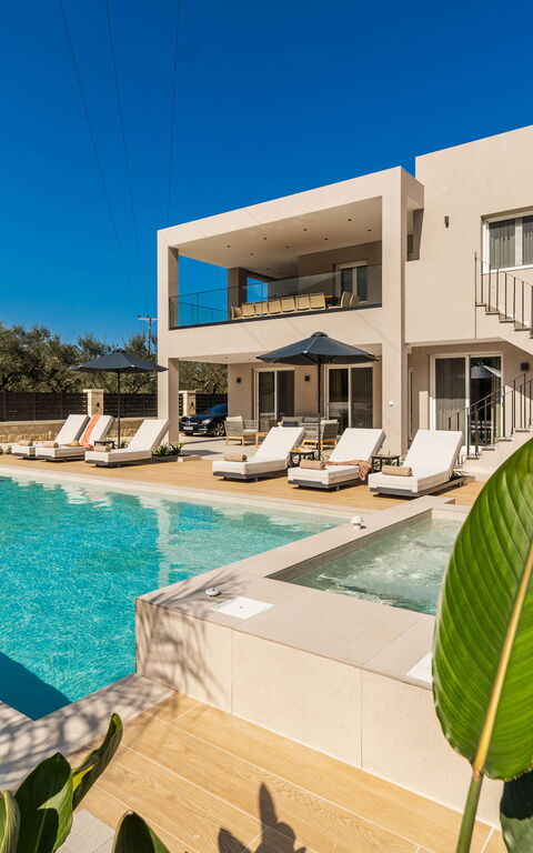 Villa Serenity: pool, Udendørs, Udvendige