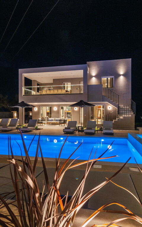 Villa Serenity: pool, Udendørs, Udvendige