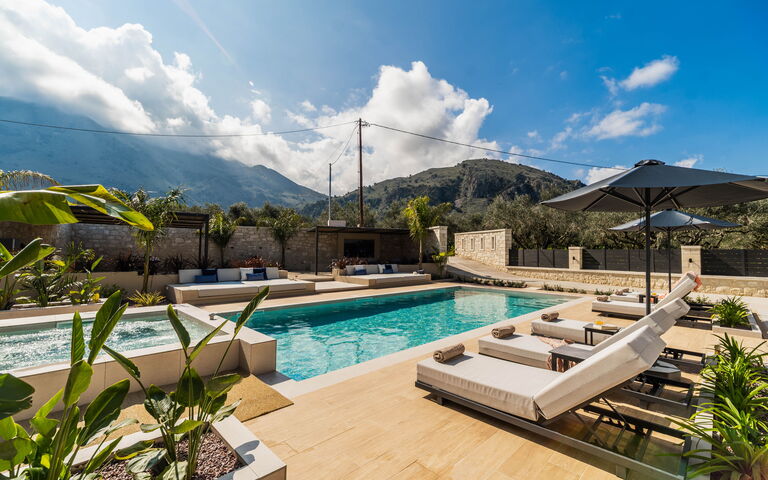 Villa Serenity: Have, pool, Udendørs