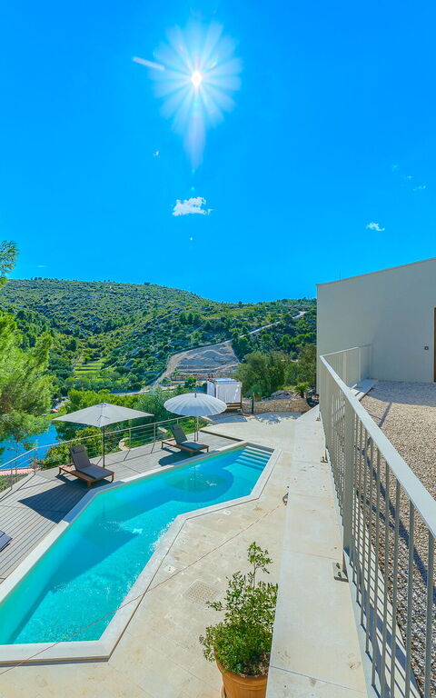 Villa Pine Haven: pool, Udendørs, Udvendige