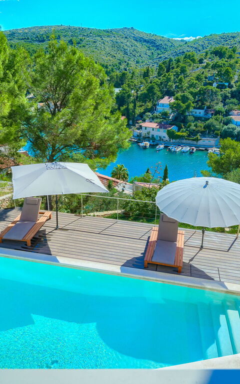 Villa Pine Haven: pool, Udendørs, Udvendige