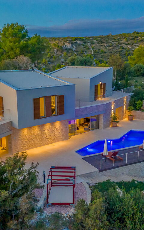 Villa Pine Haven: pool, Udendørs, Udvendige