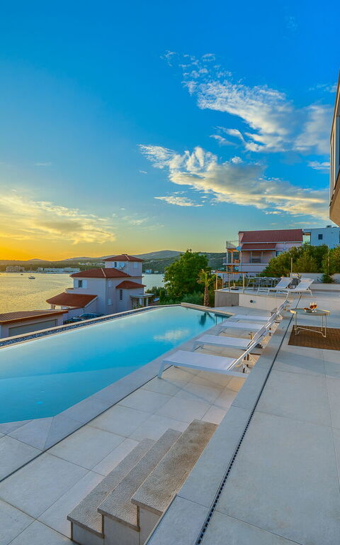 Villa Allina: pool, Udendørs, Udvendige, Visninger