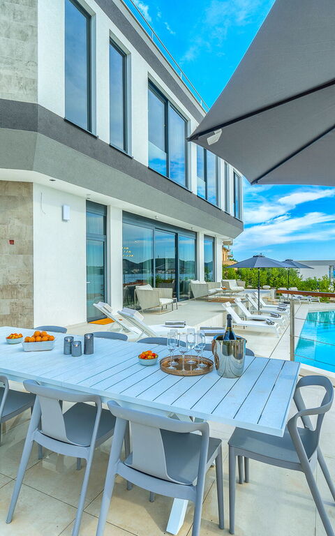 Villa Allina: pool, Udendørs, Udvendige, Visninger