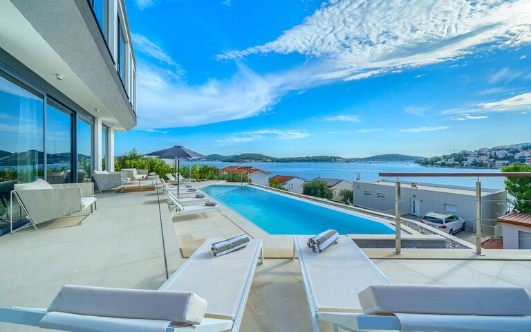 Villa Allina: pool, Udendørs, Udvendige, Visninger