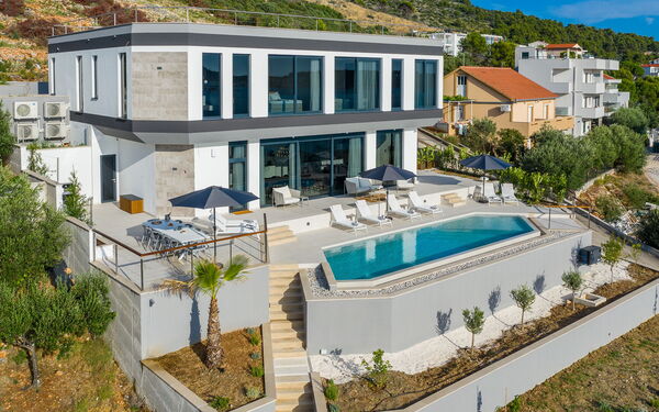 Villa Allina: pool, Visninger