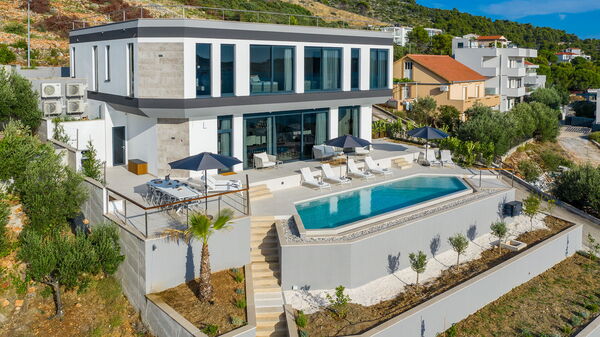 Villa Allina: pool, Visninger