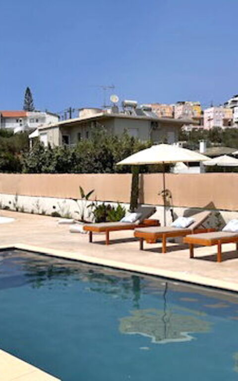 Christianna Apartments