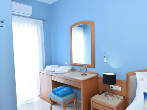 Christianna Apartments