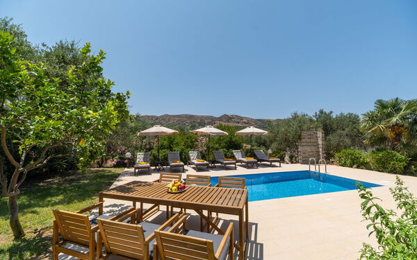 Villa Aetheria: Have, pool, Udendørs, Udvendige