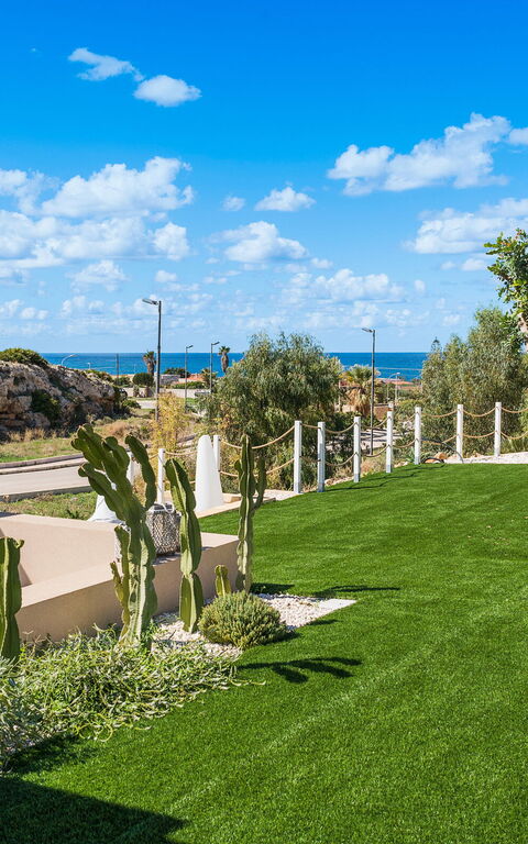 Villa Castalia: Have, Udendørs, Udvendige