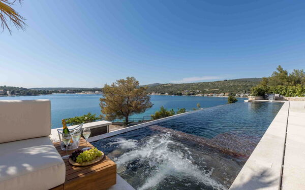 Villa Olive Vista 1: pool, Udendørs, Udvendige, Visninger