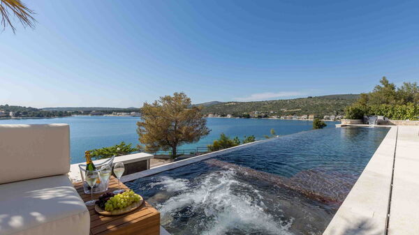 Villa Olive Vista 1: pool, Udendørs, Udvendige, Visninger