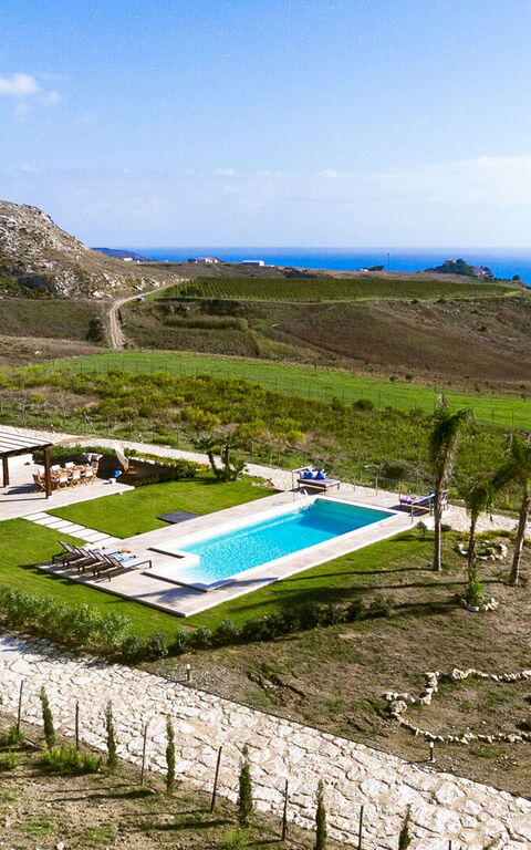 Villa Erakle: Have, pool, Visninger