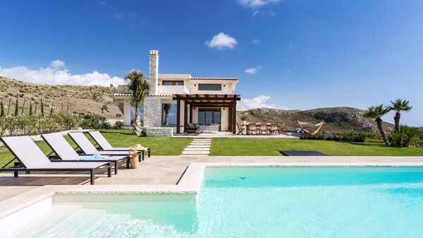 Villa Erakle: Have, pool, Udendørs, Udvendige