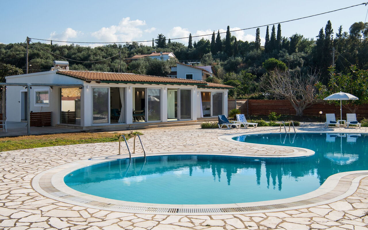 Villa Aurora Blue: pool, Udendørs, Udvendige
