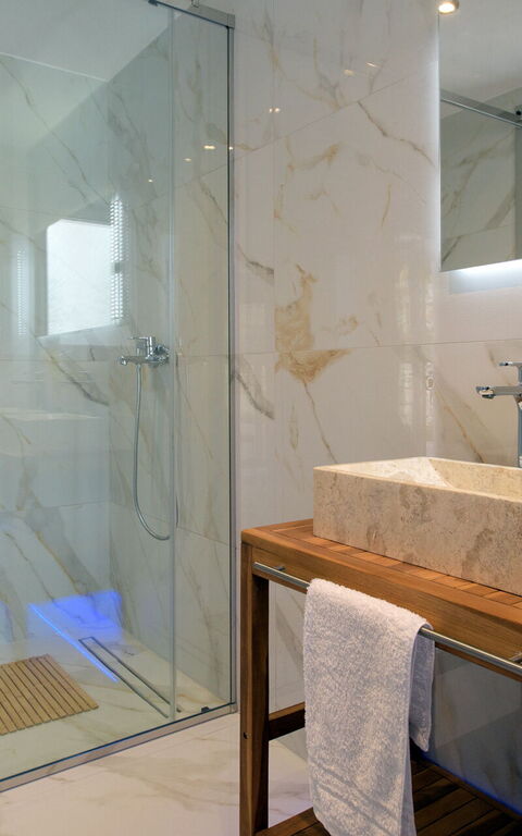 Villa Sunset: Badeværelse