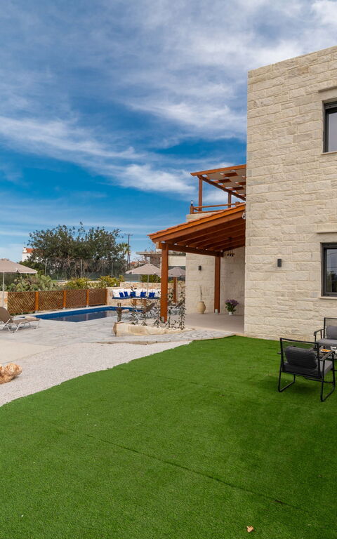 Villa Blini: Have, Udendørs, Udvendige