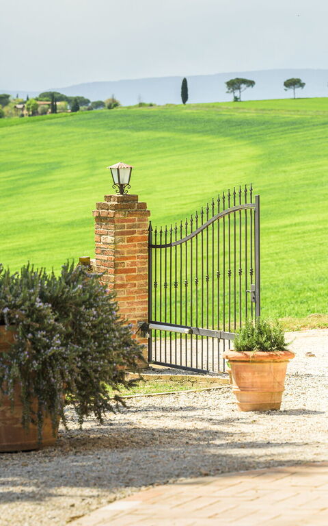 Villa la Contea: Udendørs, Udvendige, Visninger