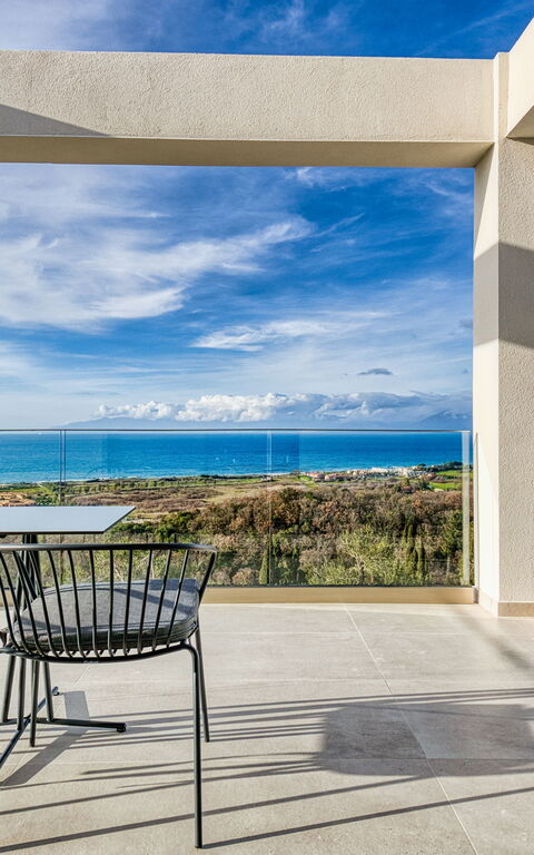 Villa Dominante: Altan / terrasse / gårdhave, Udendørs, Udvendige, Visninger