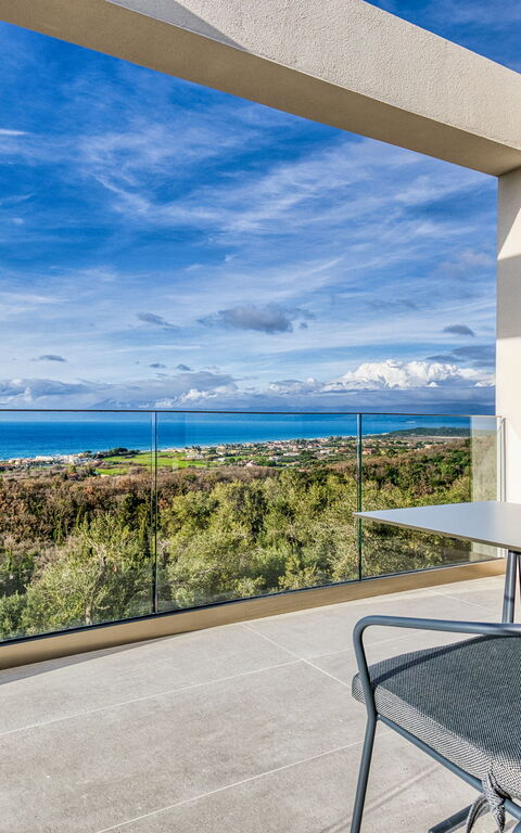 Villa Dominante: Altan / terrasse / gårdhave, Udendørs, Udvendige, Visninger