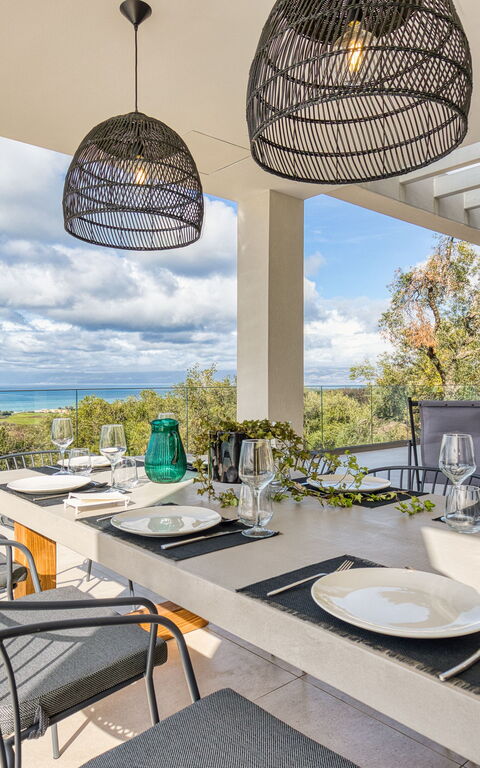 Villa Dominante: Udendørs, Udvendige, Visninger