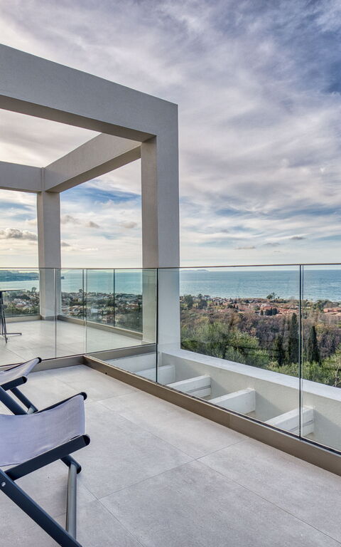 Villa Dominante: Altan / terrasse / gårdhave, Udendørs, Udvendige, Visninger