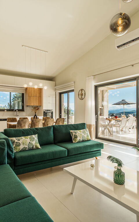 Villa Orientem Bis: Frokostlokale, Køkken, Stue