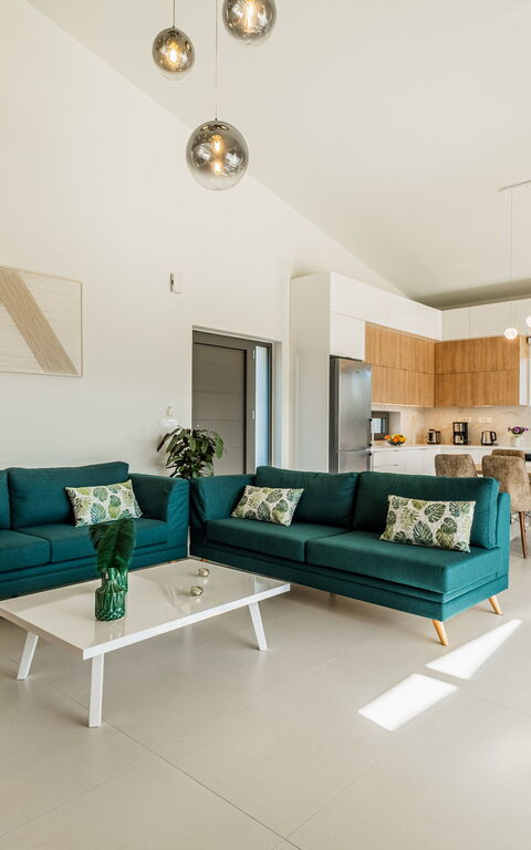 Villa Orientem Bis: Frokostlokale, Køkken, Stue