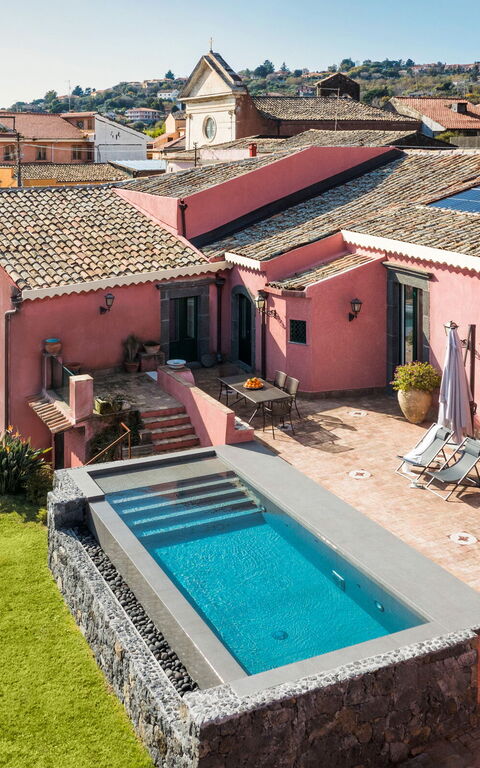 Micanera House: Have, pool, Udendørs, Udvendige