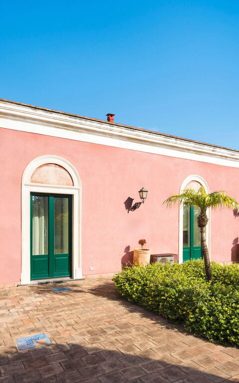 Micanera House: Udendørs, Udvendige