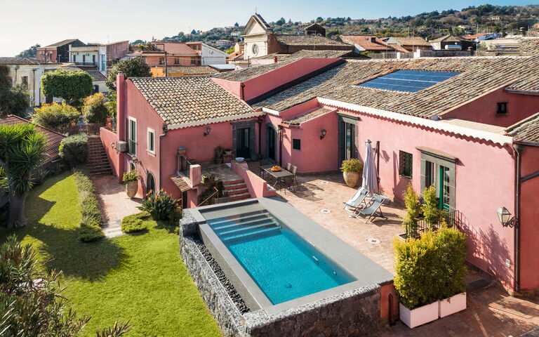 Micanera House: Have, pool, Udendørs, Udvendige