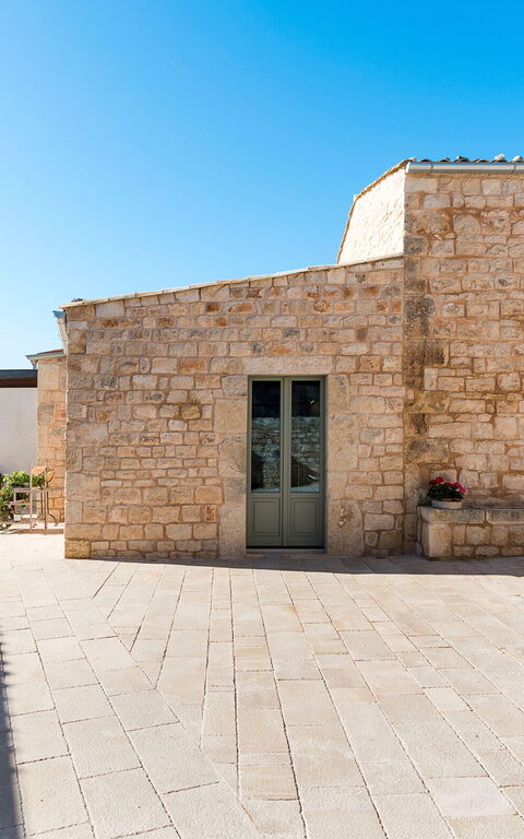 Villa Ninetta: Udendørs, Udvendige