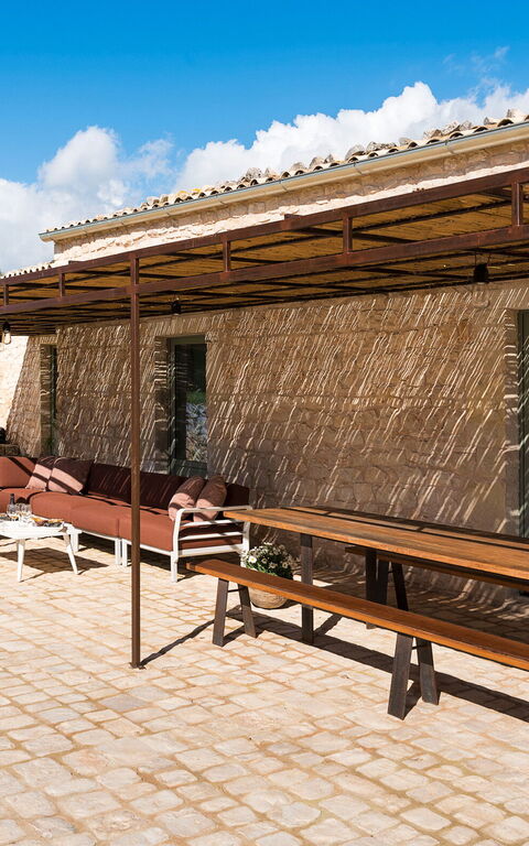 Villa Ninetta: Udendørs, Udvendige