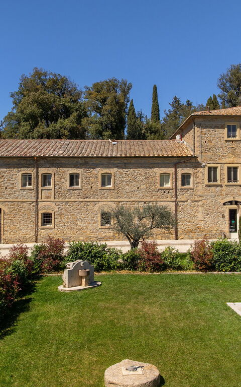 Borgo Ariano: Udendørs, Udvendige, Visninger