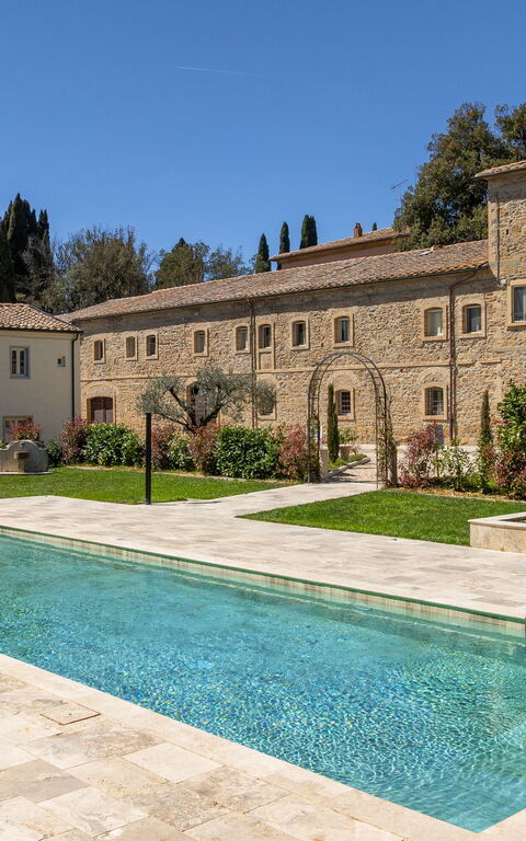 Borgo Ariano: Udendørs, Udvendige