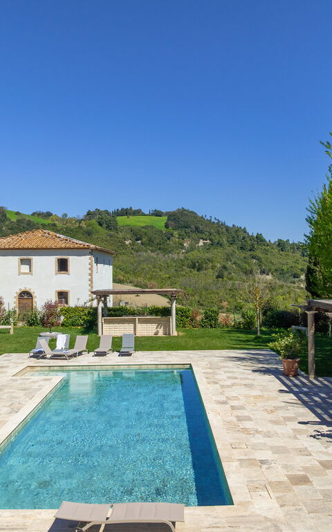 Borgo Ariano: Udendørs, Udvendige