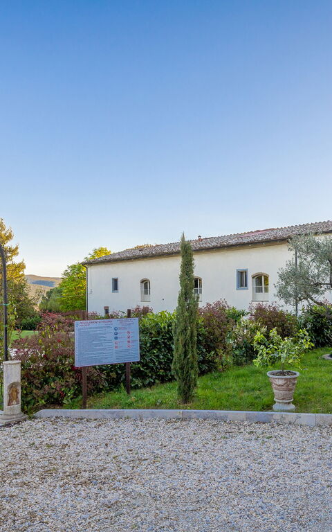 Borgo Ariano: Udendørs, Udvendige