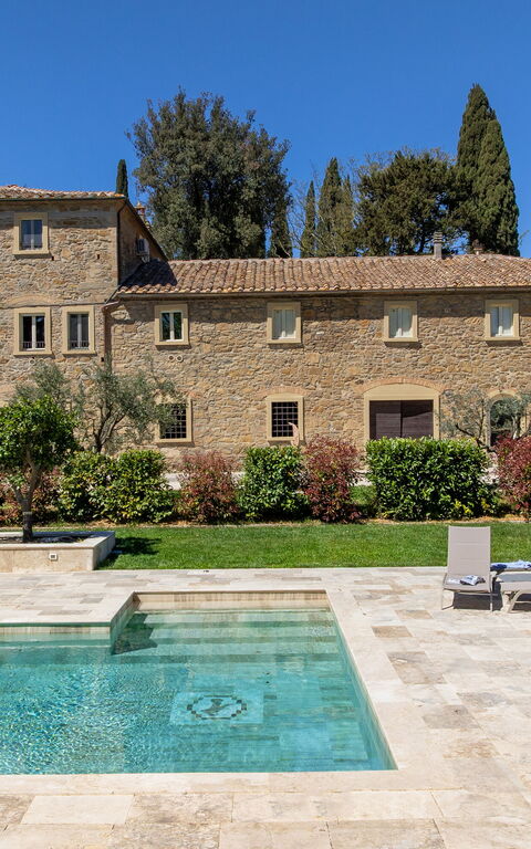 Borgo Ariano: Udendørs, Udvendige