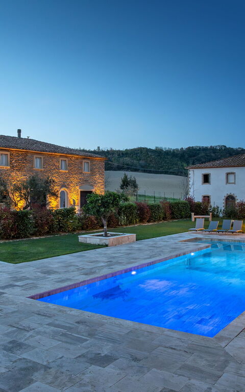 Borgo Ariano: Udendørs, Udvendige