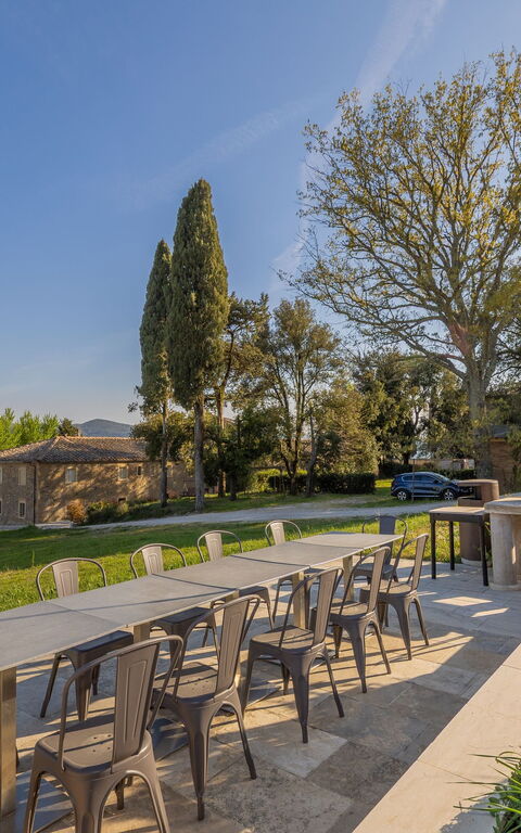 Borgo Ariano: Udendørs, Udvendige