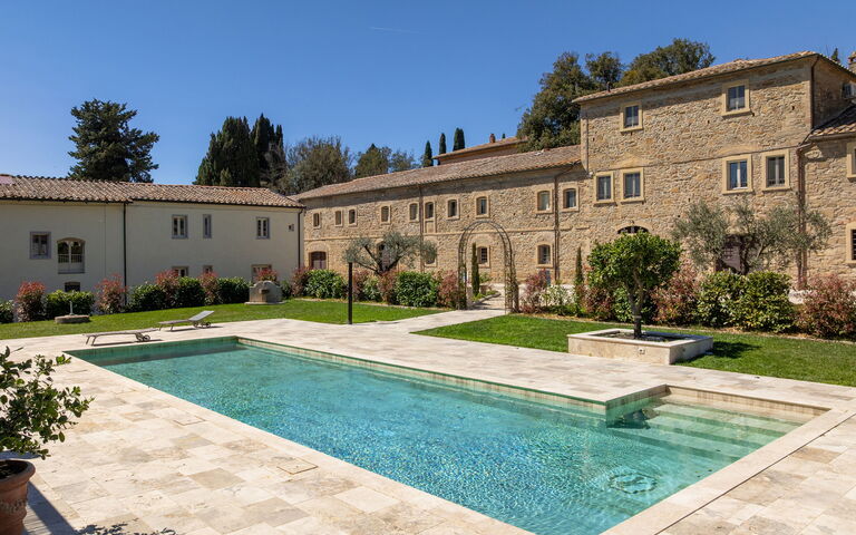 Borgo Ariano: Udendørs, Udvendige