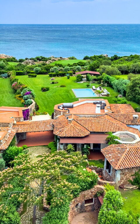 Villa Silenis: Have, pool, Udendørs, Udvendige, Visninger